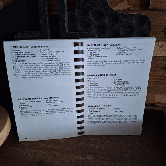 300 Ways‎ With Poultry Cook Book Vintage Chicken Turkey Recipes 1996 Holiday - Picture 5 of 8